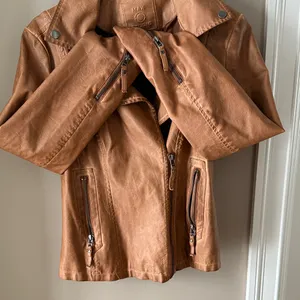 Max Studio Women's Brown Leather Jacket thumbnail 4