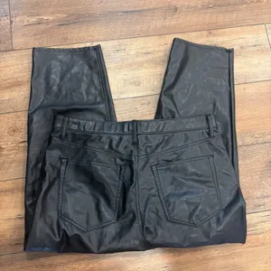 Abercrombie & Fitch Black Vegan Leather Pants Ankle Straight Ultra High Rise 16S thumbnail 5