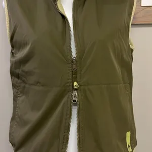 Nike Reversible Olive Tan Two Fabric Mock Neck Two Way Full Zip Up Vest- Small thumbnail 6