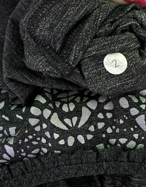 Lululemon Size 2 | Heathered Charcoal Grey | Good Condition (Flaw Noted) thumbnail 5