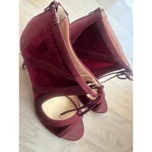 Nina Cherie Burgundy Velvet Peep Toe Heels Size 8 thumbnail 10