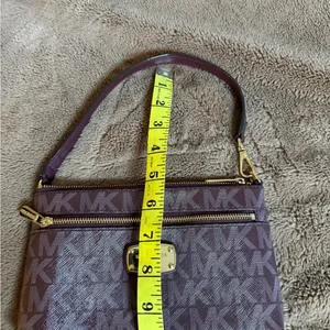 Michael Kors Jet Set Large Signature Wristlet Maroon. thumbnail 9