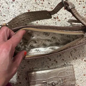 GUESS shoulder bag and wallet a crocodile skin effect thumbnail 6