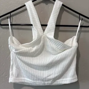 Shein White Cross Strap Crop Top thumbnail 2