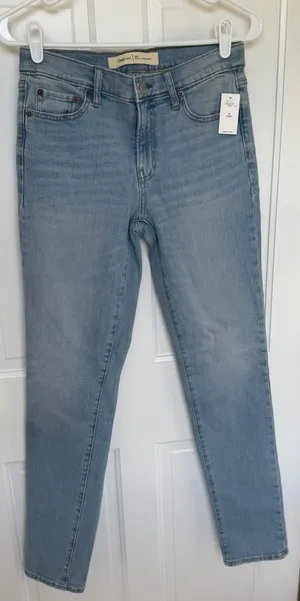 NWT GAP 1969 Real Straight Jeans Light Wash‎ Size 26 Long thumbnail 1