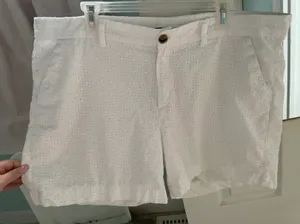 Old Navy Shorts Mid Rise thumbnail 4
