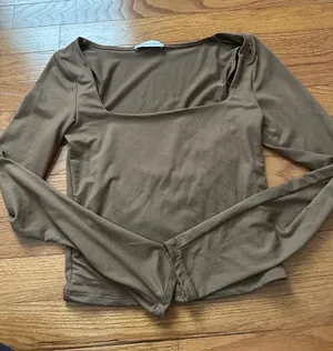 Sincerely Jules Brown Square-Neck Long Sleeve Top thumbnail 1