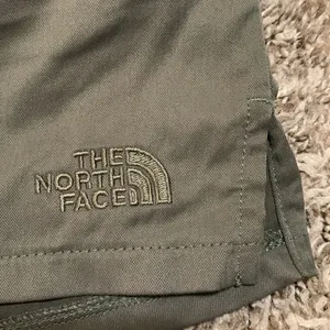 The North Face Aphrodite 2.0 plus size woman shorts size XXL taupe green thumbnail 3