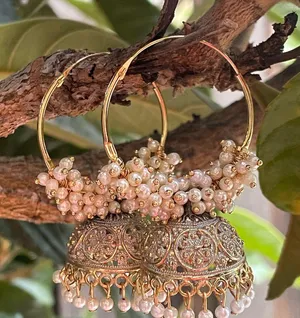 Earrings thumbnail 1