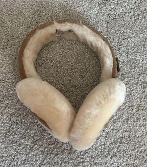 UGG Earmuffs Chestnut Classic Suede thumbnail 1
