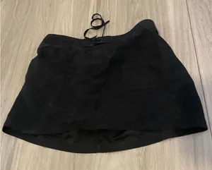 Skirt Black Size XL thumbnail 1