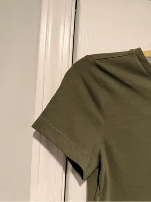 NWT Wild Fable Size S Olive Green Cropped Baby Tee Short Sleeve Crew Neck thumbnail 3