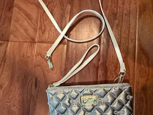 Luv Betsey by Betsey Johnson Bow Quilted Crossbody Bag thumbnail 6