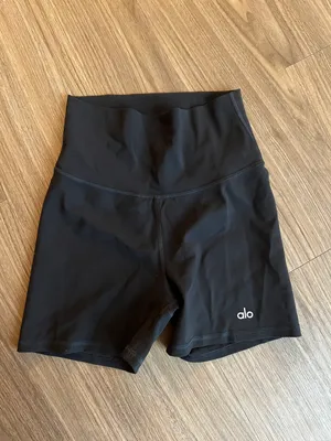 Alo Shorts thumbnail 2
