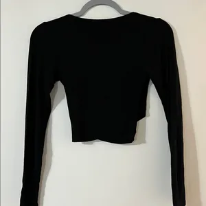 Bozzolo Black V-Neck Crop Top thumbnail 5