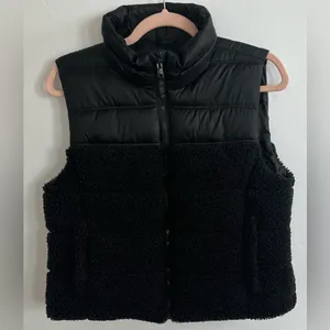 AEROPOSTALE Puffy/ Fuzzy Zippered Vest Size M thumbnail 2