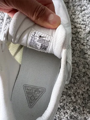 Nike Women’s White Lightweight Mesh Training Sneakers thumbnail 3