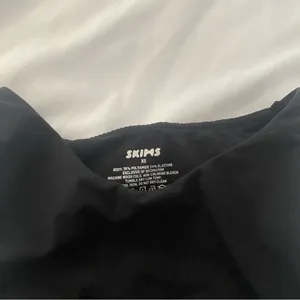 SKIMS fits everybody body suit XS! thumbnail 3