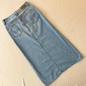 American Eagle‎ Low Rise Maxi Denim Skirt Light Wash Size 000 thumbnail 2