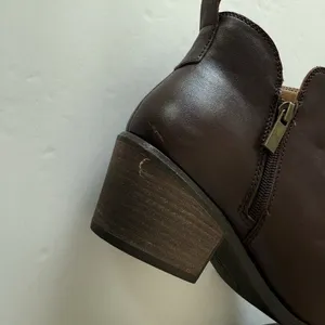 Earth Women’s 6.5‎ Marisole Block Heel Slip On Zipper Brown Leather Ankle Boots thumbnail 13