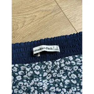 EUC Abercrombie & Fitch Blouse Floral Puff Sleeve Square Neck Feminine Crop SZ S thumbnail 3