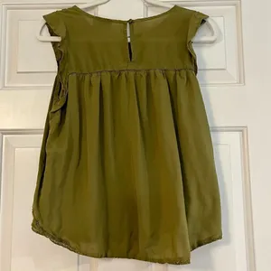 Ann Taylor LOFT Army Green Babydoll Pleated Blouse Medium thumbnail 2