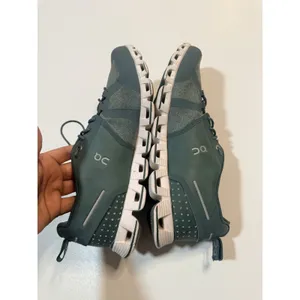 On Cloud Women's running Size 9 Green thumbnail 7