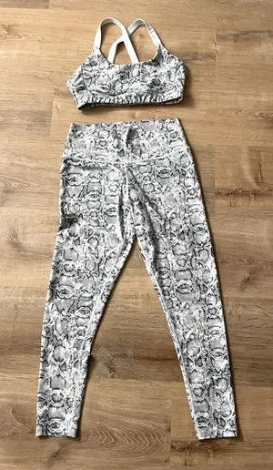 Soul by SoulCycle white snakeskin set thumbnail 1