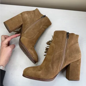 Via Spiga Niurka Dark Natural Suede Fringe Bock Heel Booties Size 9.5 M thumbnail 6