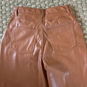 JUICY COUTURE Rodeo Barrel Fit High Waist Faux Leather Pants, Camel Size 27 NWOT thumbnail 9