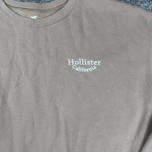 Hollister Crewneck Sweatshirt Women's XL Beige thumbnail 2