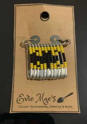 Evie Mae Handmade Seed Bead Safety Pin Brooch New thumbnail 1