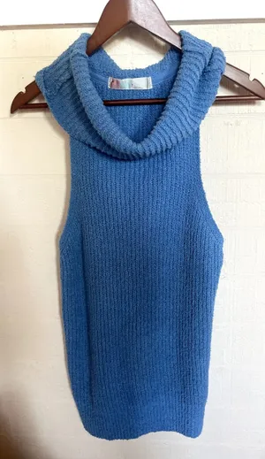 FP BEACH Free People Sky Blue Cowl Sleeveless Sweater Top CHUNKY COZY Small S thumbnail 1