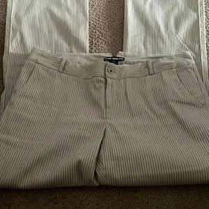 Club Monaco Women’s Beige & Black Striped Wide Leg Pants thumbnail 3