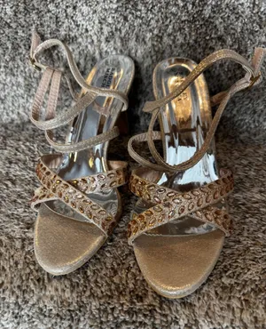 Badgley Mischka‎ Gold/Rose Gold Embellished Strappy 3" Heels Size 5 thumbnail 1