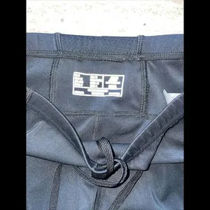 NEW BALANCE Black Capri Leggings S Womens‎ Workout Spandex Mesh Back thumbnail 2
