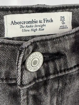 Abercrombie & Fitch The Ankle Straight Ultra High-Rise in Gray Wash Jeans Size 0 thumbnail 3
