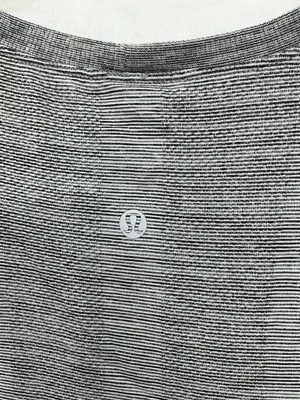lululemon athletica Heathered Gray Long Sleeve Crewneck 740 thumbnail 5