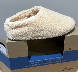 Clarks Sherpa Slide Clogs‎ slippers Size 9 thumbnail 1