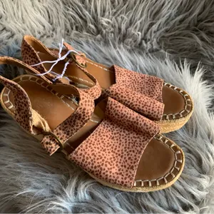 Universal Thread Leopard Print platform sandals thumbnail 5