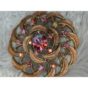 Vintage Gold Tone Aurora Borealis Rhinestone Sunburst Floral Brooch Pin 5cm thumbnail 3