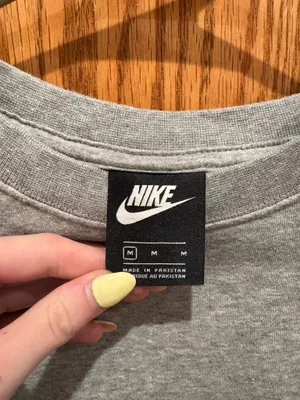 Women’s Nike Cropped Sweatshirt thumbnail 3