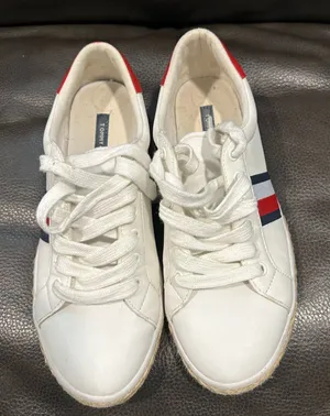 Tommy Hilfiger Sneaker white size 7.5 Women’s thumbnail 1