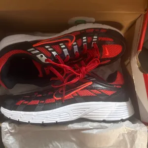 Nike Shoes Kids 5 y red and black gray thumbnail 3