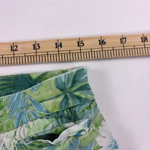 Tommy Bahama Shorts Womens 10 Green Silk Jacquard Floral Cargo Tropical Travel thumbnail 6
