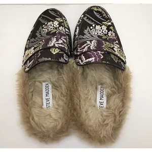 Steve‎ Madden Kaden Mules Women 7.5 Black Floral Brocade Faux Fur Lined KADE01S1 thumbnail 4