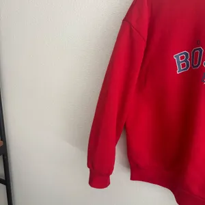SHEIN Red Boston Graphic Crew Neck Sweatshirt Collegiate Fleece Pullover Small thumbnail 4