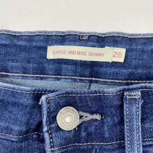 Levis Jeans Womens 28 Blue Classic Mid Rise‎ Skinny Stretch Denim Five Pocket thumbnail 6