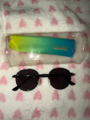 Quay Australia Sunglasses thumbnail 2