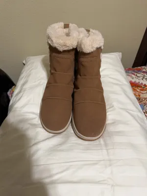 Clarks Women’s Brown Boots Ankle 9 thumbnail 2